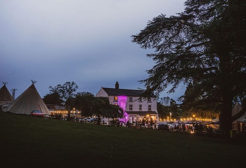 Хостел Caffeine & Machine