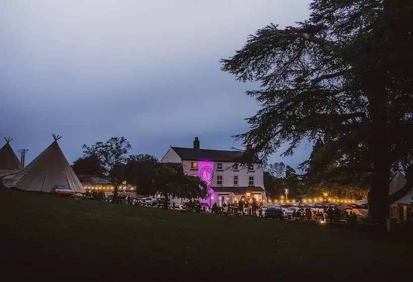 Hostelli Caffeine & Machine