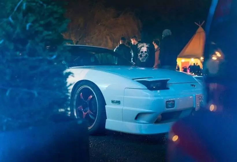 Hostelli Caffeine & Machine