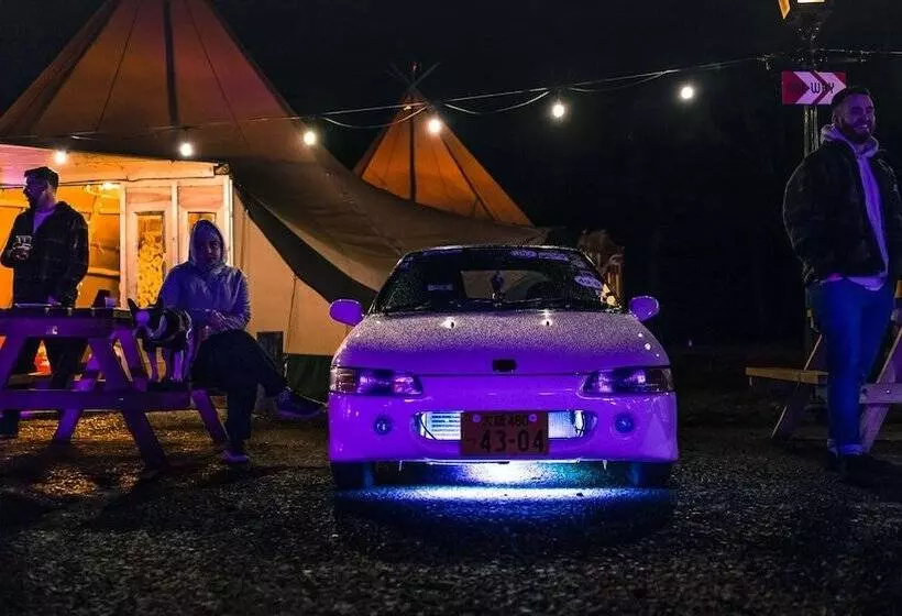 Hostelli Caffeine & Machine