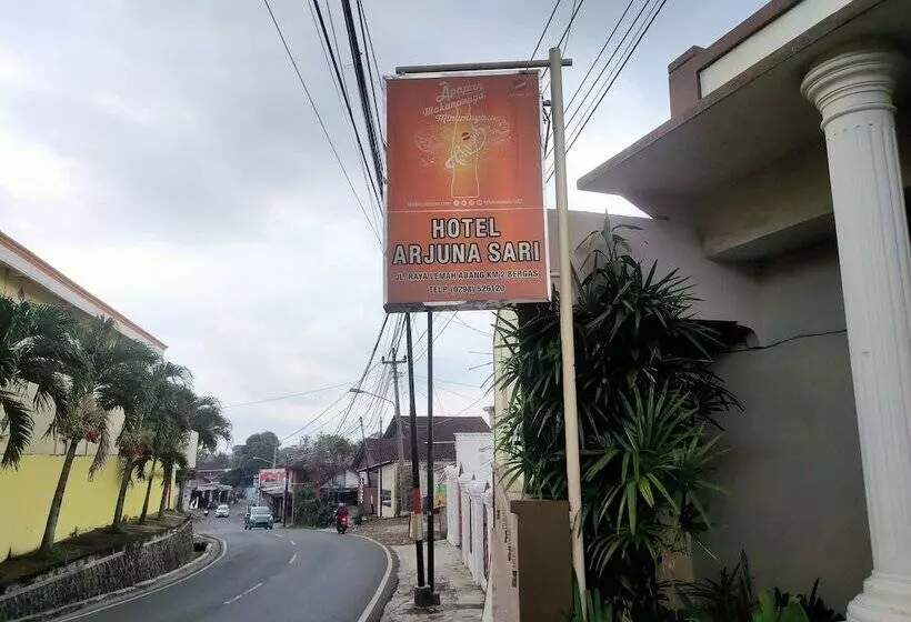 ホテル Arjuna Sari Bandungan
