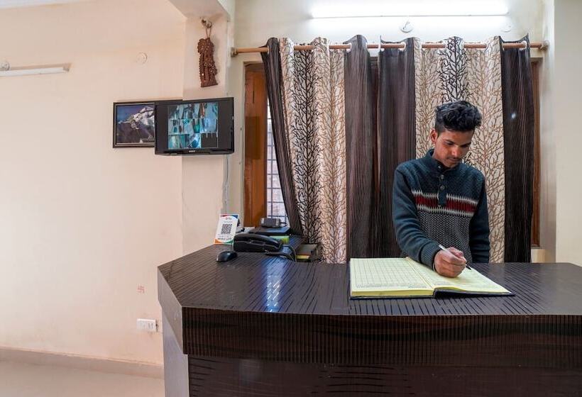 هتل Goroomgo You And Me Mallital Nainital