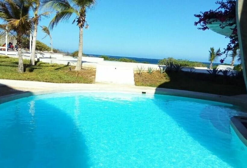 هتل I Granchi Resort