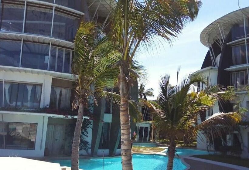 هتل I Granchi Resort