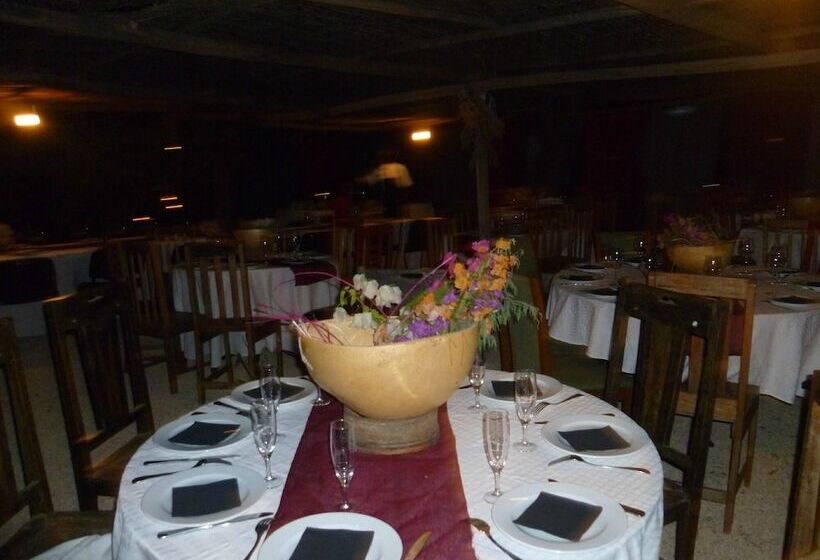 هتل La Source Lamentin