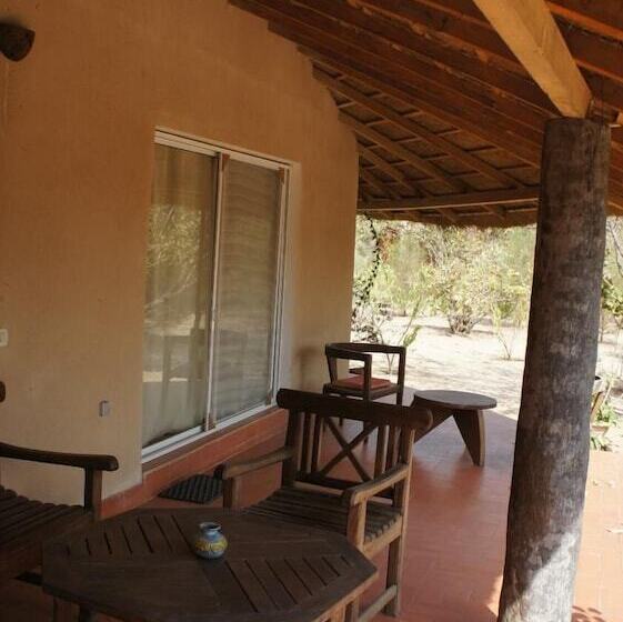 هتل La Source Lamentin