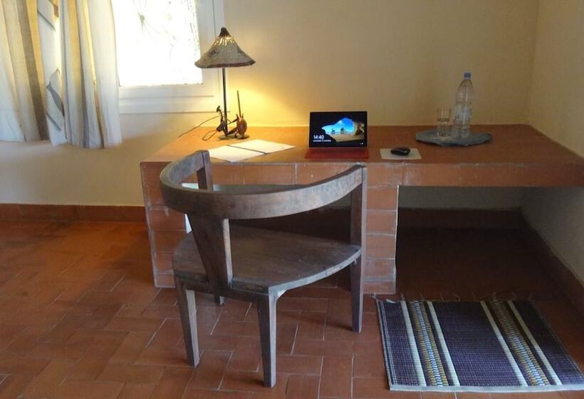 هتل La Source Lamentin