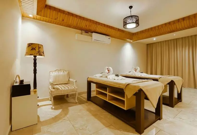 ホテル Regenta Inn Amritsar Airport Road