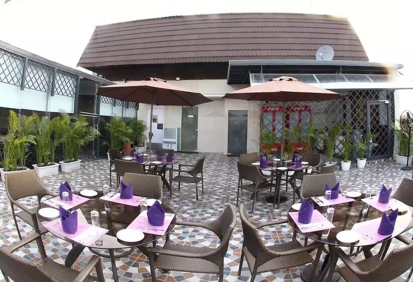 ホテル Regenta Inn Amritsar Airport Road