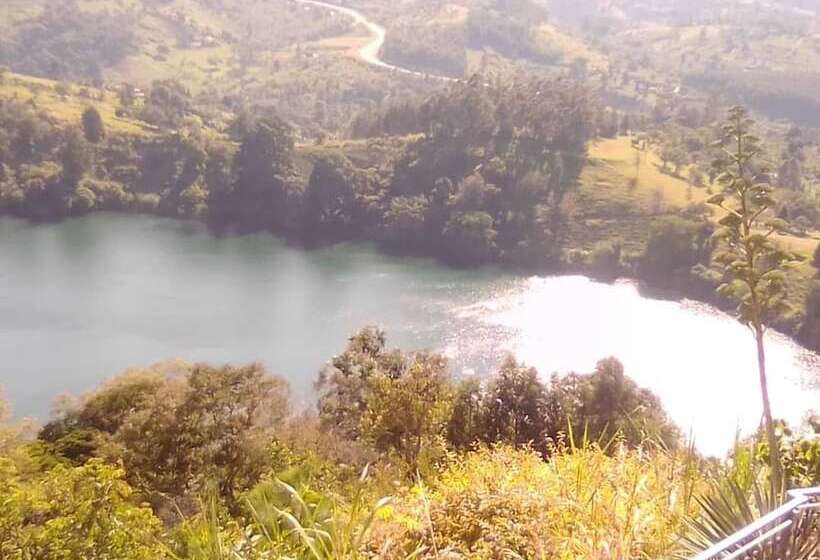 هتل Top Of The World Lodge