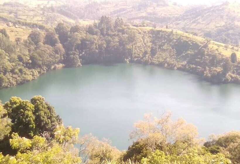 هتل Top Of The World Lodge