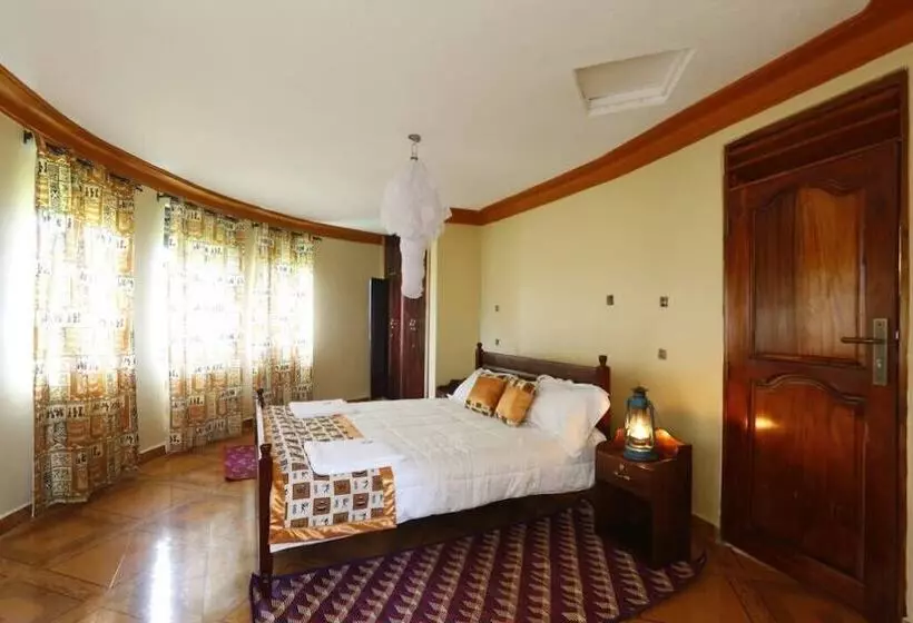 هتل Top Of The World Lodge