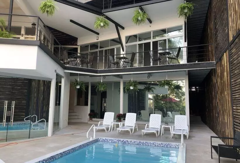 هتل Vista Ocean Suites