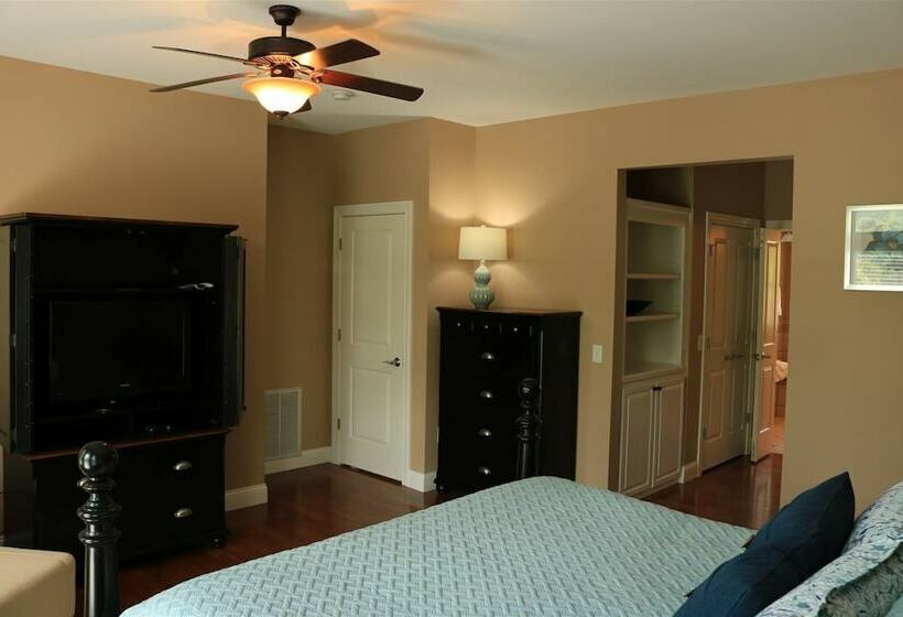 Lake Front Rendezvous