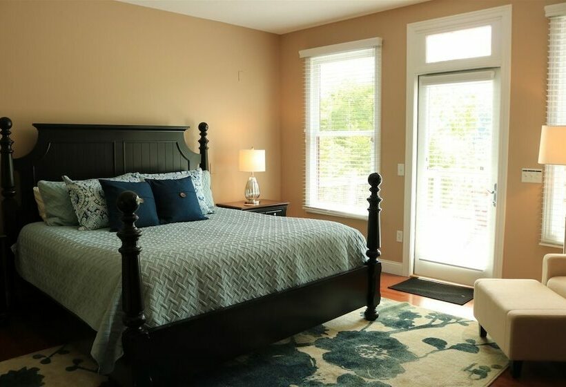 Lake Front Rendezvous