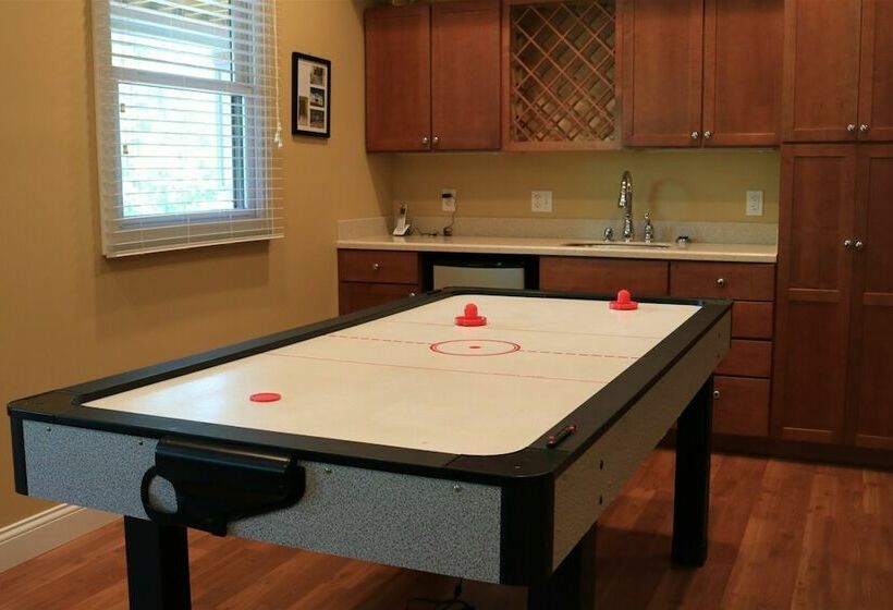 Lake Front Rendezvous