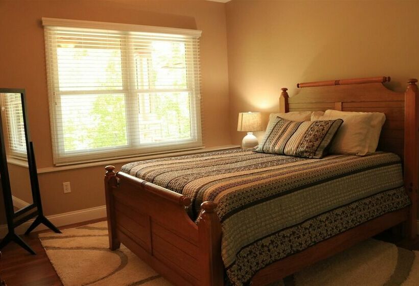 Lake Front Rendezvous