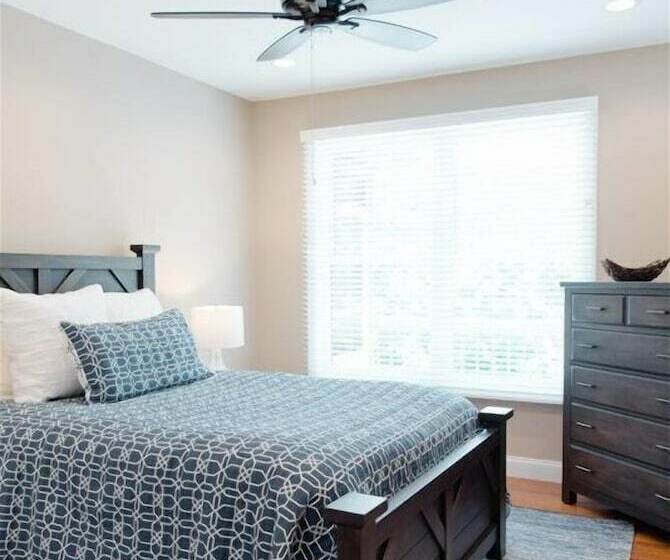 Lake Front Rendezvous