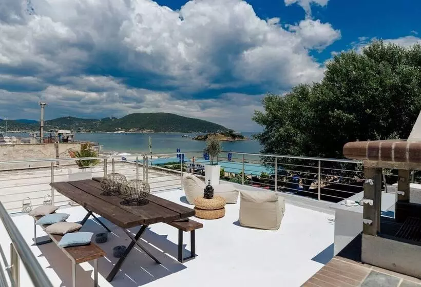 ペンション Sea View Studio With A Barbecue Area On The Terrace Of The Building A Smart Tv