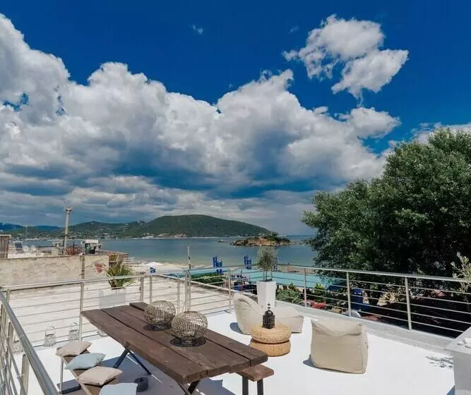 ペンション Sea View Studio With A Barbecue Area On The Terrace Of The Building A Smart Tv