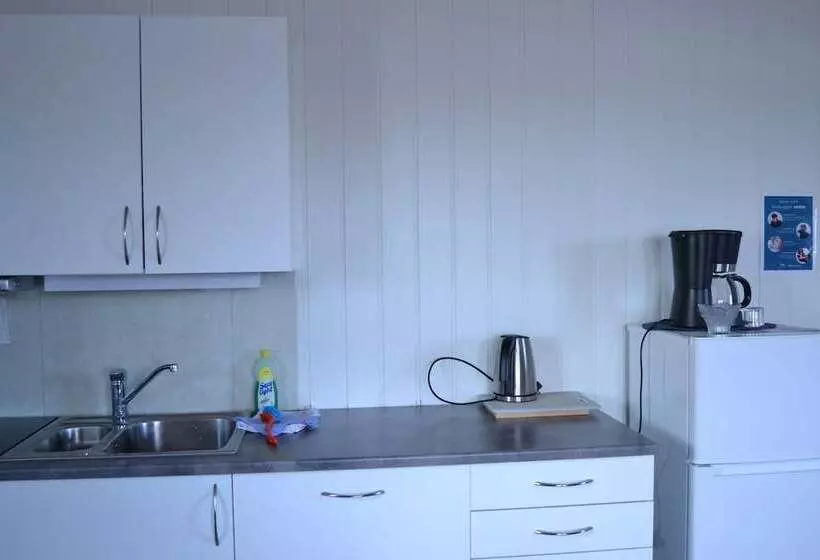 Lomakeskus Sjøstrand Rorbuer V Børge Iversen As