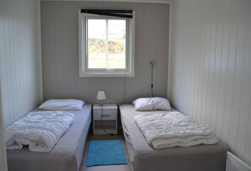 Resort Sjøstrand Rorbuer V Børge Iversen As