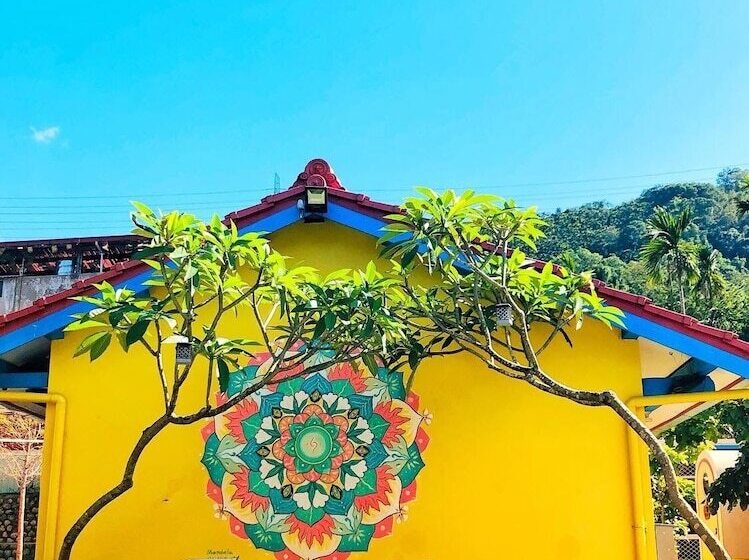 تختخواب و صبحانه Dayastar