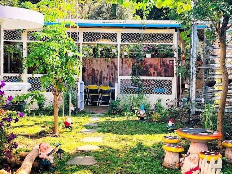 تختخواب و صبحانه Dayastar