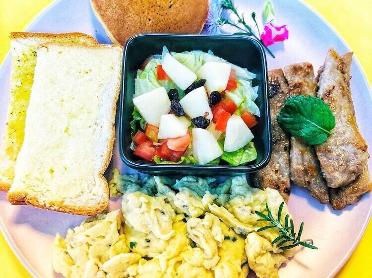 تختخواب و صبحانه Dayastar