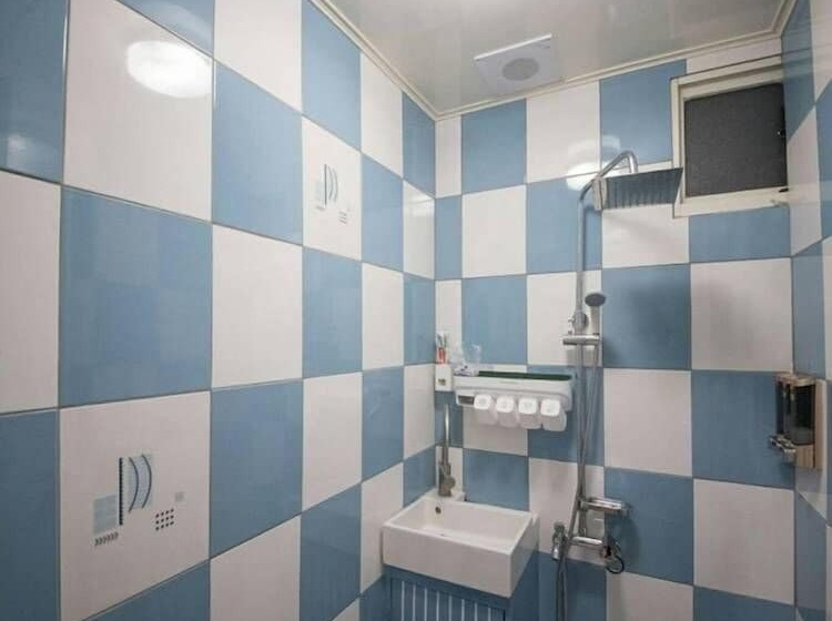 تختخواب و صبحانه Dayastar