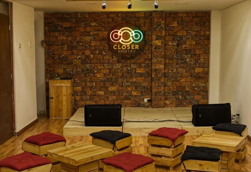Closer Hostel