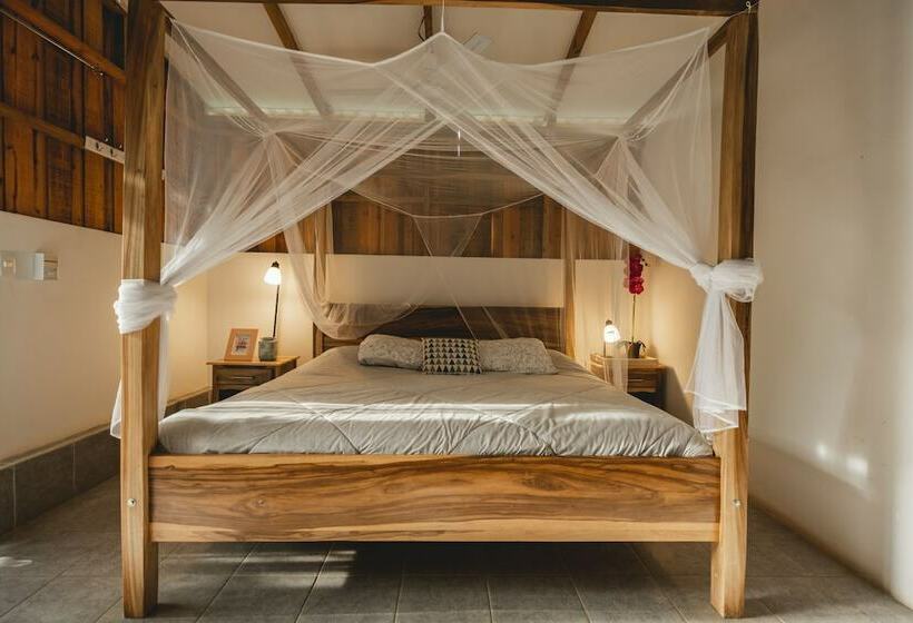 هتل Calalas Lodge