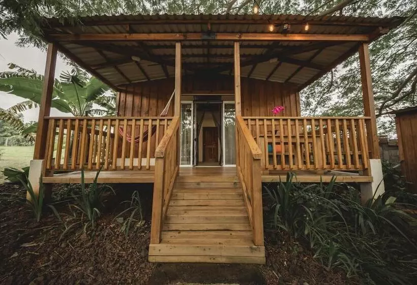 هتل Calalas Lodge