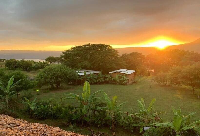 هتل Calalas Lodge