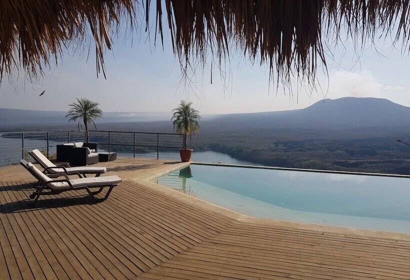 هتل Calalas Lodge