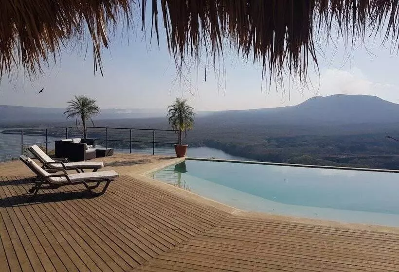 هتل Calalas Lodge