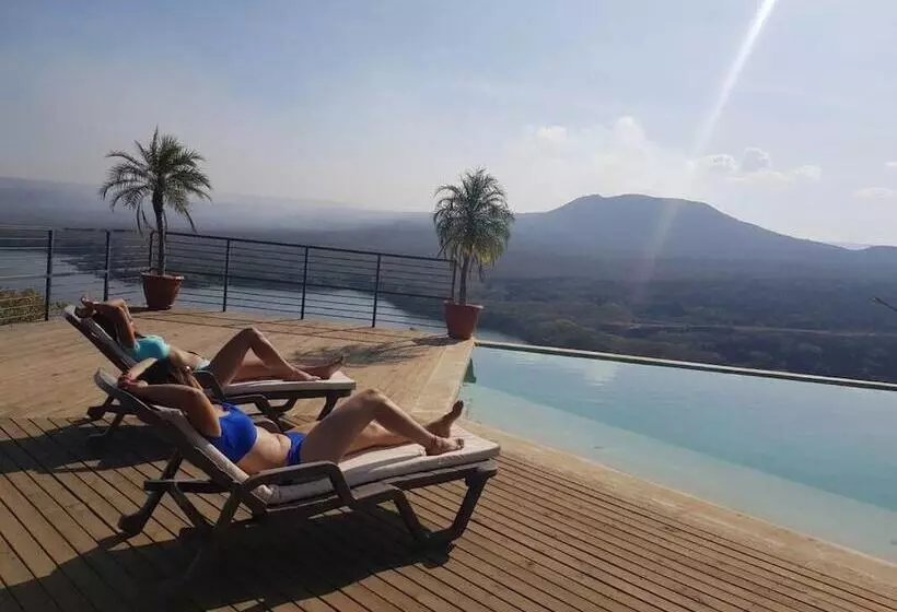 هتل Calalas Lodge