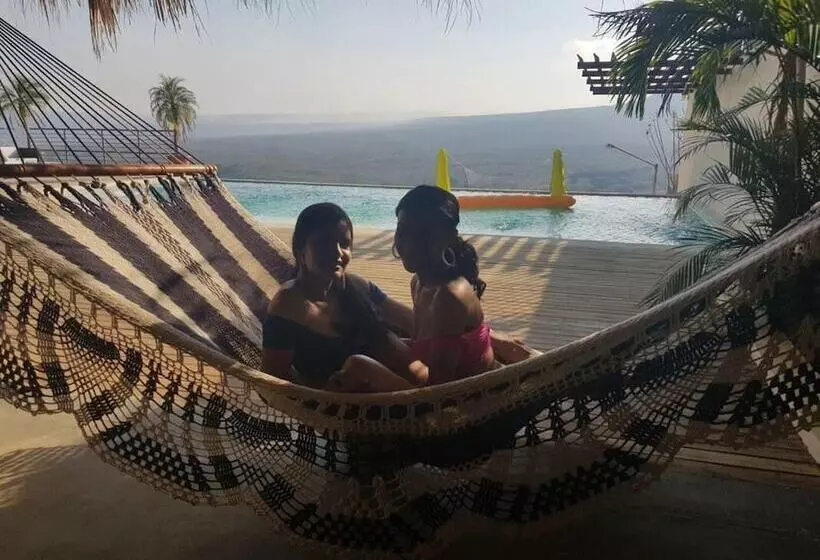 هتل Calalas Lodge