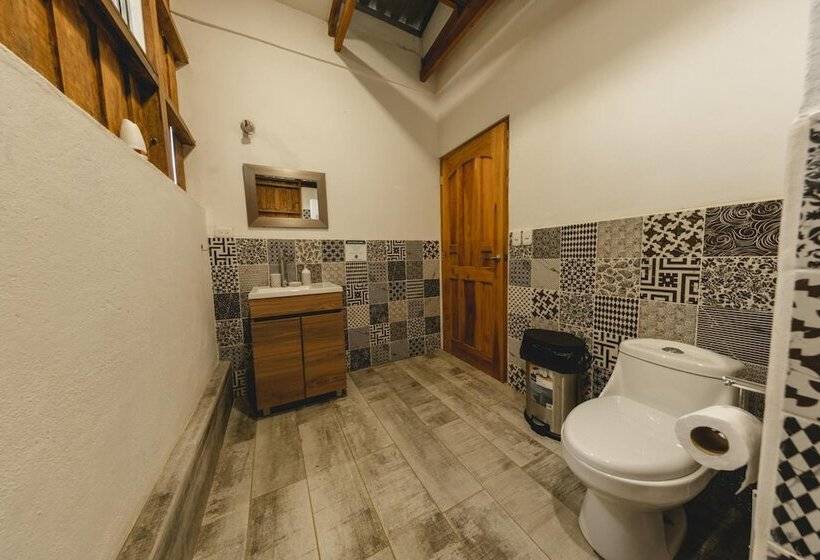 هتل Calalas Lodge