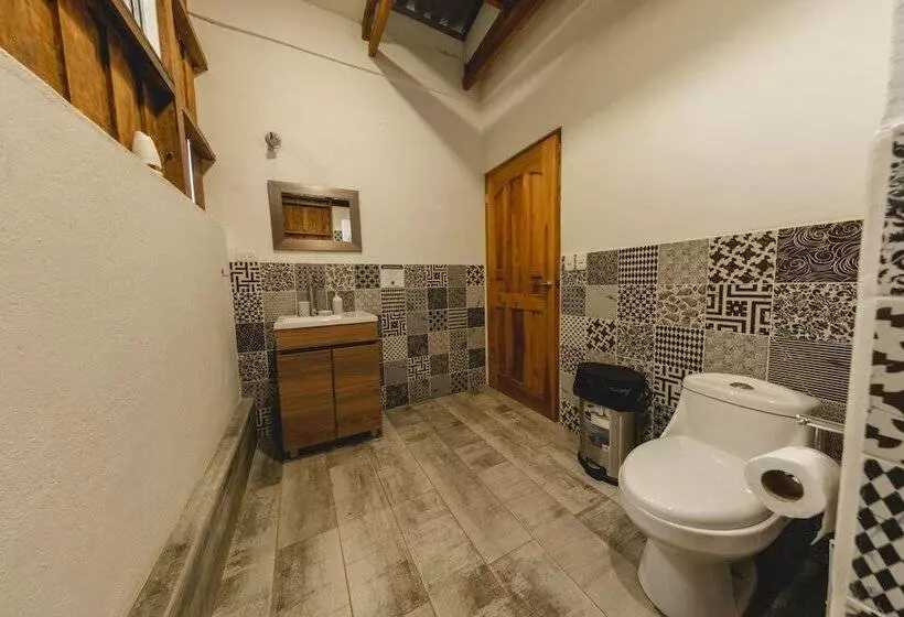 هتل Calalas Lodge