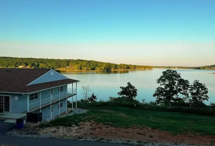 Hotelli Crown Point Resort