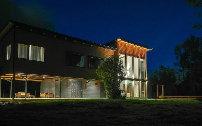 فندق Entre Volcanes Lodge