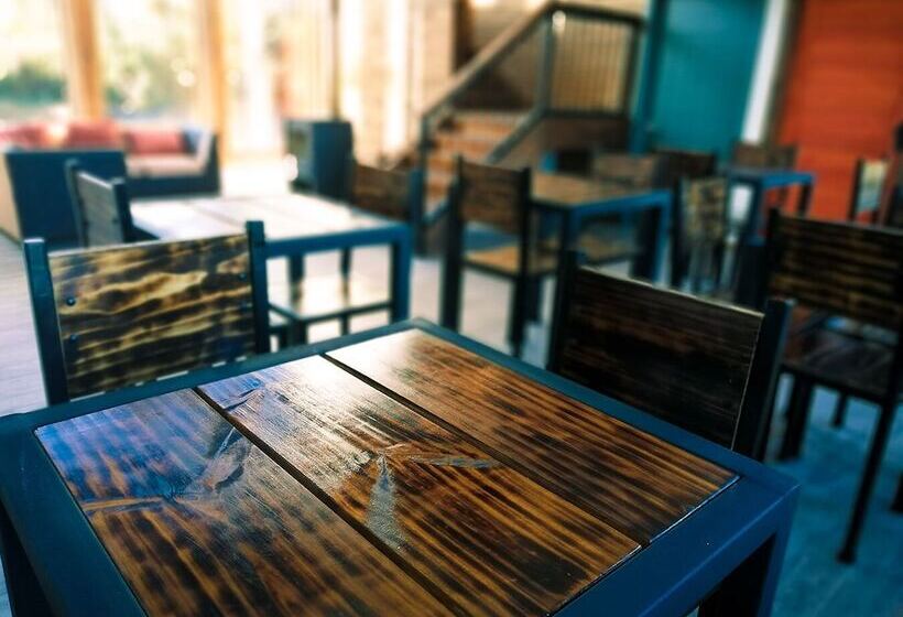 فندق Entre Volcanes Lodge