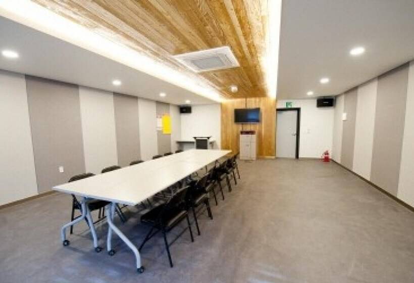 Hotel Goheung Geogeum Island Pension