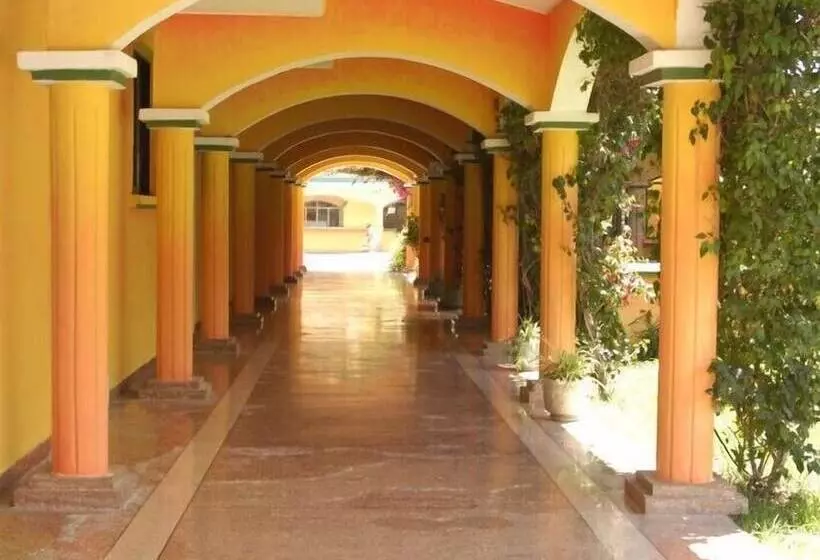 Hotelli Imperio Del Sol