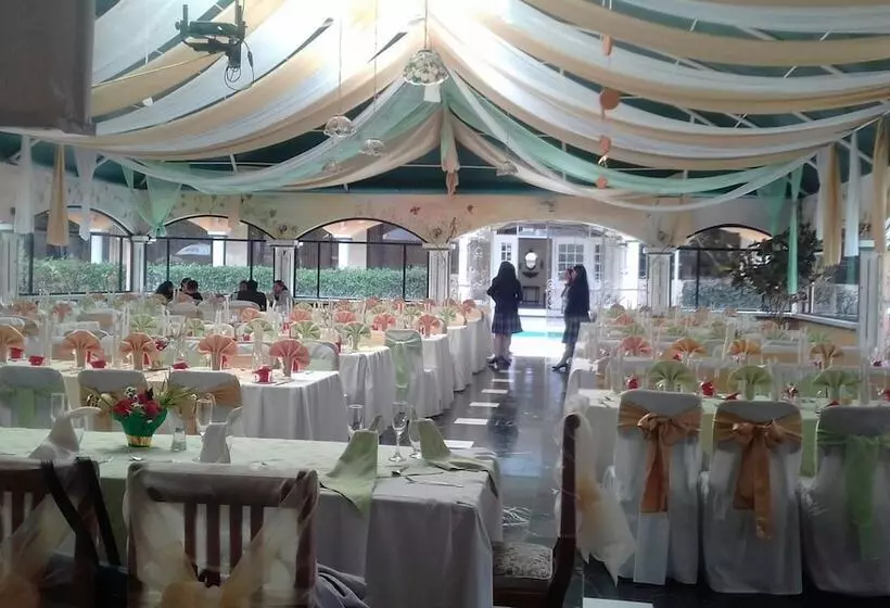 Hotelli Imperio Del Sol