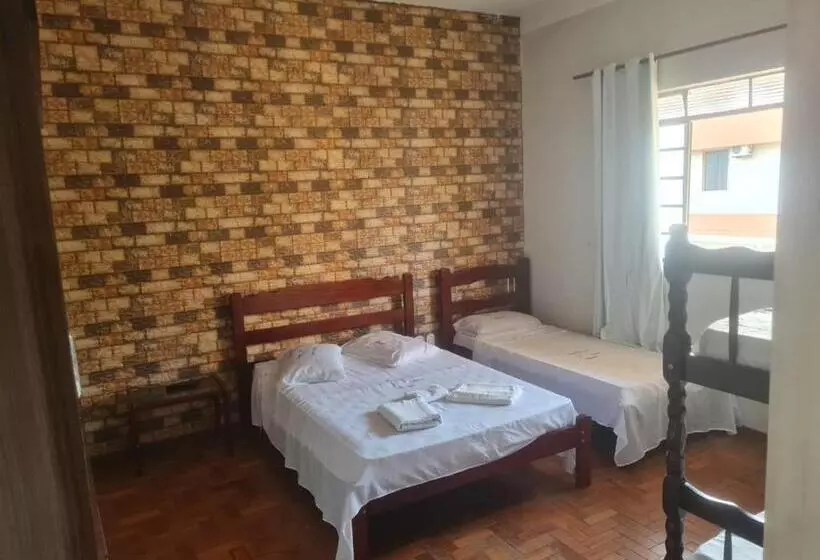 ホテル Pousada Mineira