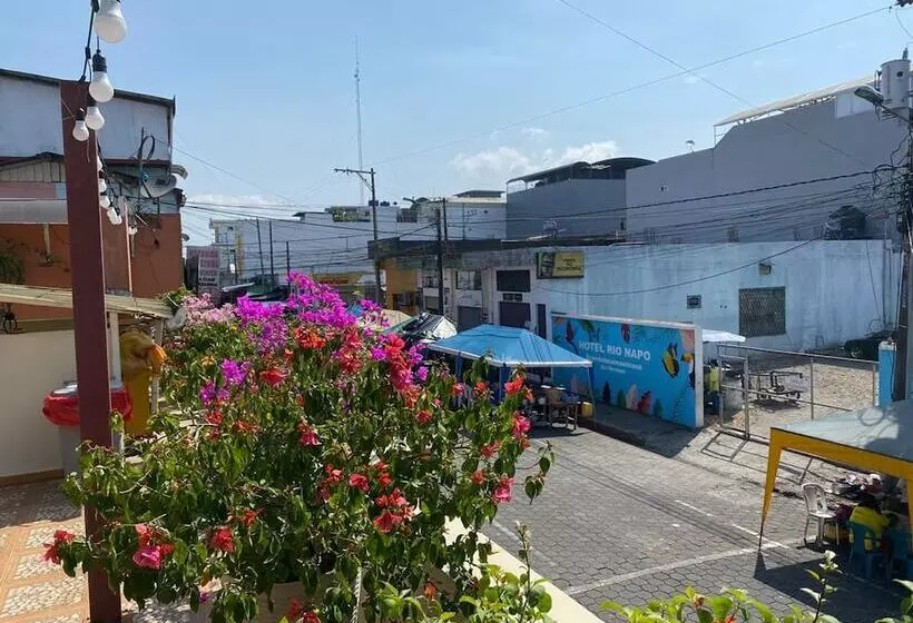 ホテル Rio Napo