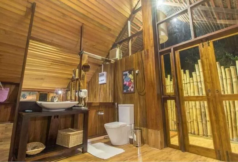 Hotelli Thamaravila Wilpattu Luxury Tented Villa