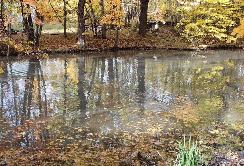 Отель Trade Union Training Center